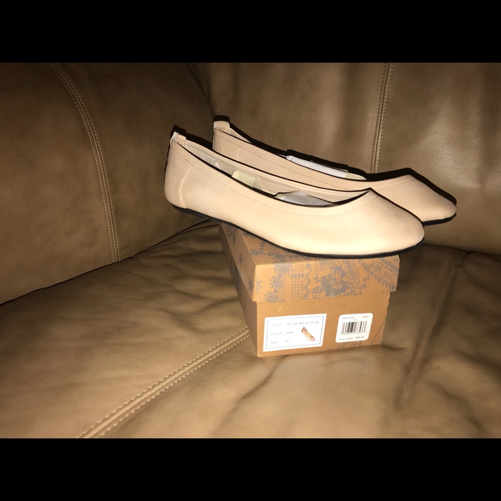Free People flat pink shoe. Size 41